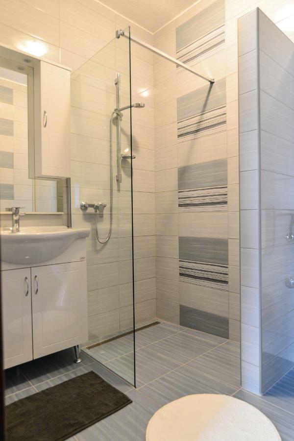 Apartment Sena 2 Привлака Екстер'єр фото
