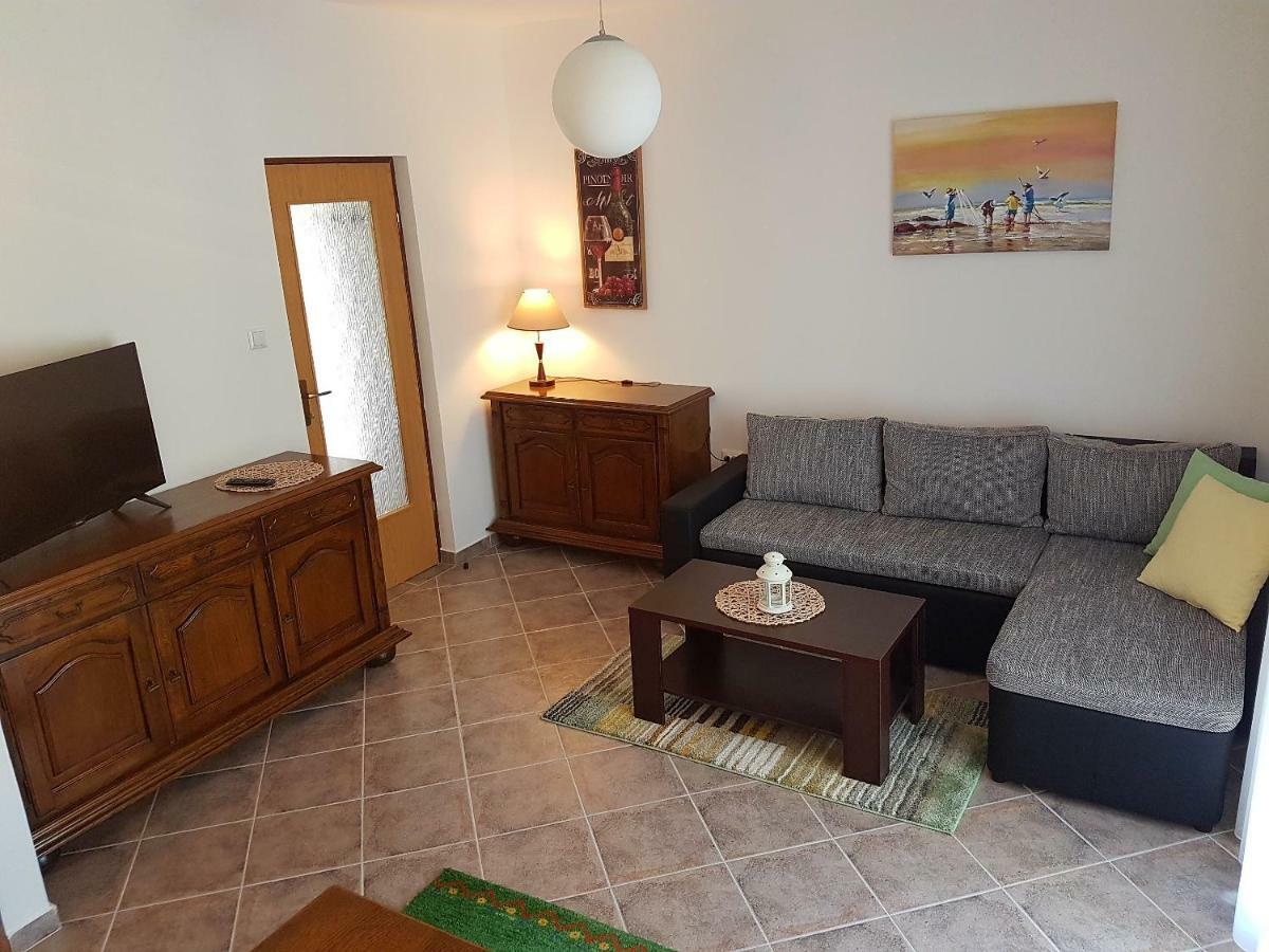 Apartment Sena 2 Привлака Екстер'єр фото